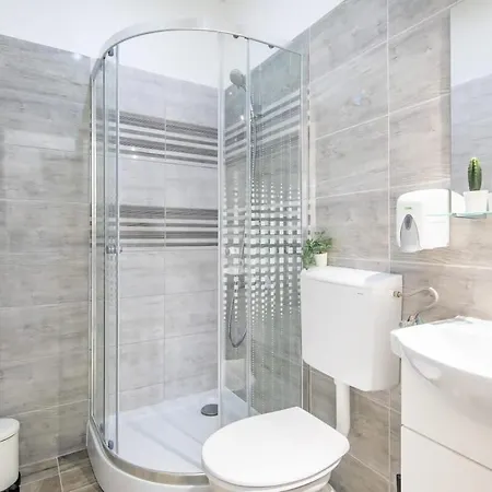 Extra Mini - Lively Neighborhood * Budapeste