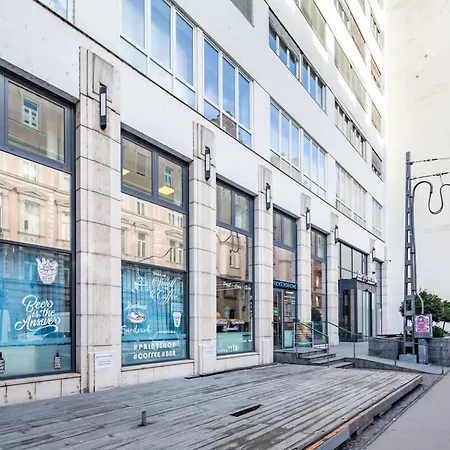 Extra Mini - Lively Neighborhood *